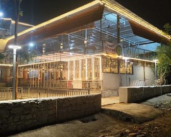 Hotel Son of Sun - Solāpur - Restaurant