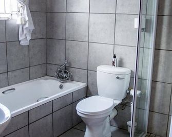 Die Kleipot Guesthouse - Colesberg - Ванна кімната