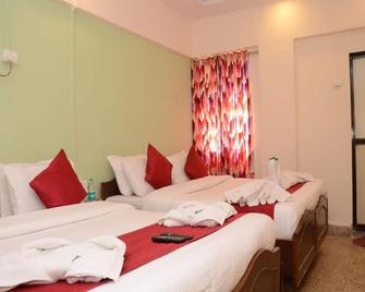 Anil Guest House - Mumbai - Bedroom