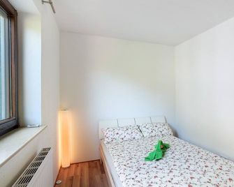 Haus Erika Ferienwohnung 1 - Bad Teinach-Zavelstein - Camera da letto