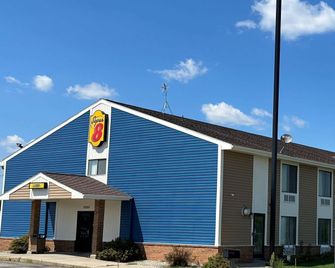 Super 8 by Wyndham Portage - Portage - Edificio