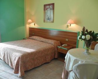 Hotel Parco Degli Ulivi - Pineto - Camera da letto