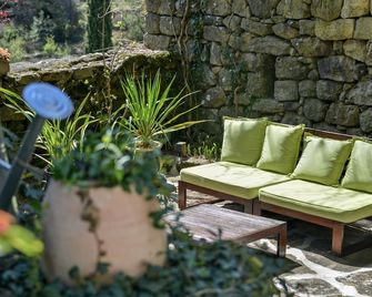 Southern Ardèche. Property in the middle of a wooded park + heated pool and SPA. - Sanilhac - Patio