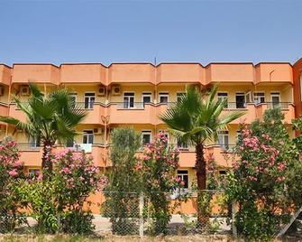 Hotel Grün - Kizilot - Gebäude