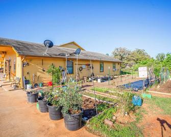 Regency Inn By OYO Rockdale Tx - Rockdale