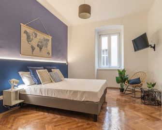 Elegante 8 posti vicino alla stazione - Grey e Blu - Trieste - Chambre
