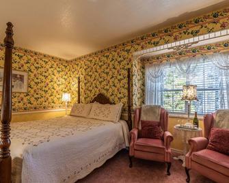 Apples Bed and Breakfast Inn - Big Bear Lake - Bedroom
