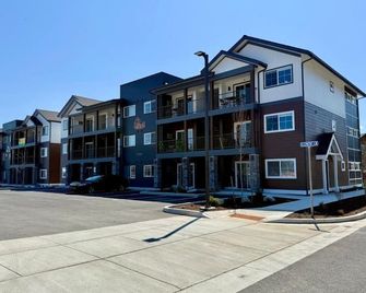 Homestead Village - Two Bedroom Condo Ground Floor - Sandpoint - Building