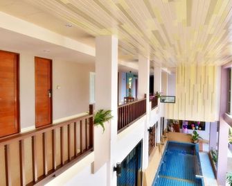 Na Tubthieng Boutique Resort Trang - Trang - Pasillo