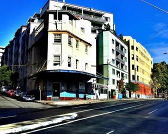 Peg Leg Darling Harbour - Sydney - Building