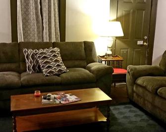 5/2 Old Farmhome-Beautiful Valley Views-Near Skiing-Sugarbush - Hancock - Sala de estar