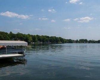 Sister Lake Cottages - Unit 3 - Dowagiac