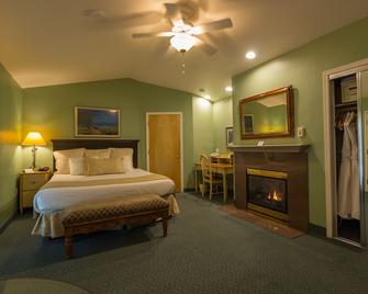 Grass Valley Courtyard Suites - Grass Valley - Спальня