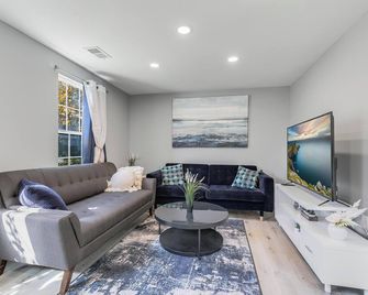 Entire Renovated Townhouse, close to Washington DC - Upper Marlboro