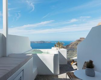 Nevma Suites - Firostefani - Balkon