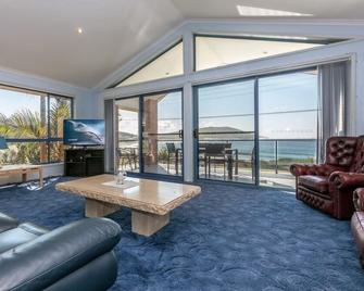 Tah Villa, 1/68 Marine Drive - Shoal Bay - Living room
