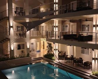 Rovira Suites - Dumaguete City - Pool