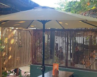 Olivo Hostel, Punta Zicatela - Puerto Escondido - Patio