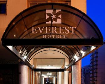 Everest Porto Alegre Hotel - Porto Alegre - Building