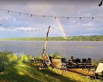 Condo 1 - Waterfront With Spa Fireplace & Barbecue - Sainte-Anne-de-Beaupré - Pati