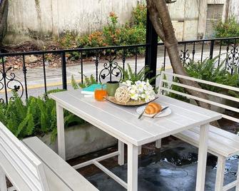Pannapat Place - Bangkok - Balcony