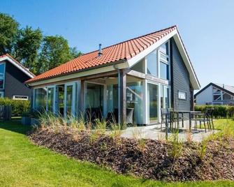 Zonnedorp 12 holiday villa near the beach with park animation - Renesse - Gebouw