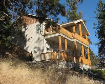 Pinewood Guesthouse - Peachland - Bâtiment