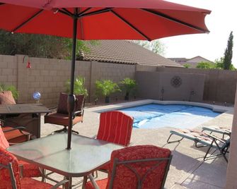 Heated Pool! 3 Bedroom In Quiet Sundance Community Of Buckeye, Az - Buckeye - Piscina