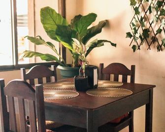 Dominical Long Term Rental - Savegre - Comedor