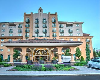 Embassy Suites by Hilton Indianapolis North - Indianápolis - Edifício