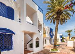 Awesome home in Roquetas de Mar with 1 Bedrooms, WiFi and Outdoor swimming pool - Roquetas de Mar - Byggnad