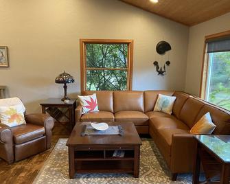 Byrdies Beach House at Crook Point - Gold Beach - Sala de estar