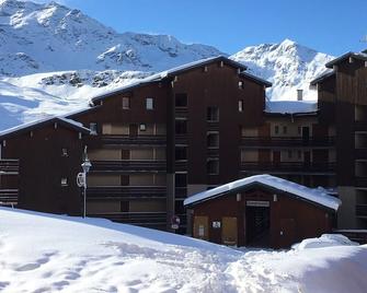 At the foot of the slopes - South-facing studio - 2 adults + 2 children - Les Belleville - Bâtiment