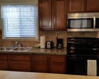 Trees Motel - Bishop - Cocina