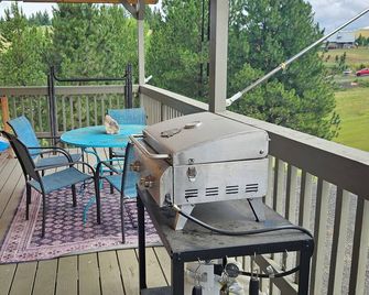 Charming Northern Idaho Getaway. A 4-bedroom house in Kamiah with AC and WiFi. - Kamiah - Balcony