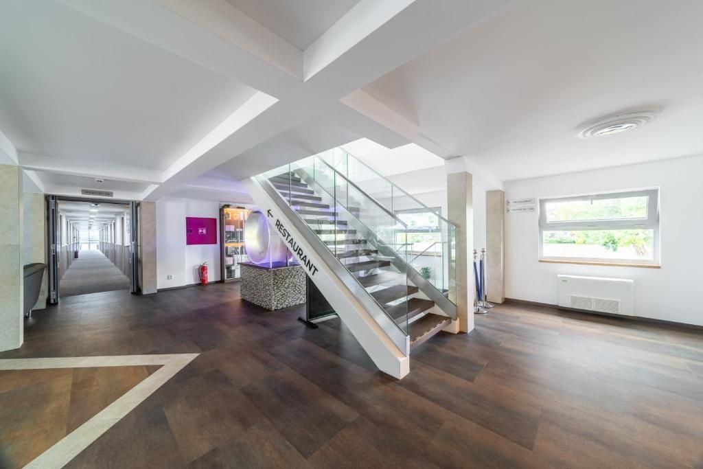 بوتيل ريسك - براغ - سلالم