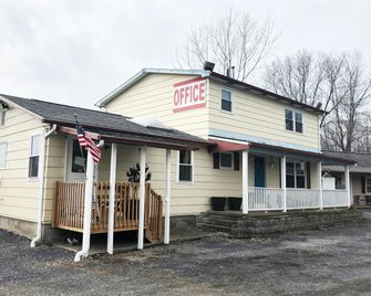 OYO Hotel Starlite Seneca Falls - Seneca Falls - Edificio