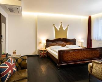 Double room, shower and bath, toilet, non-smoking - food hotel Neuwied - Нойвід - Спальня
