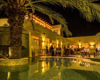 إقامة ليه جاردين دو تومانا - ميدون - حوض السباحة