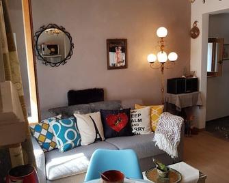 Apartment Luxe Tuscany 4 People Ribeauvillé City Center With Free Spa - Ribeauville - Olohuone