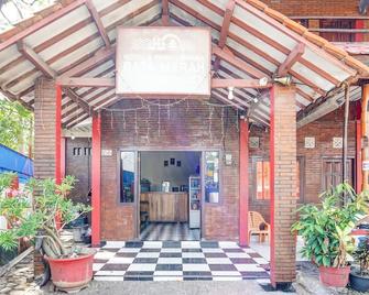 Hotel O Hotel Bata Merah - Pekalongan - Gebäude