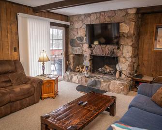 Piper Haus Chalet Unit 1 - Bessemer - Sala de estar