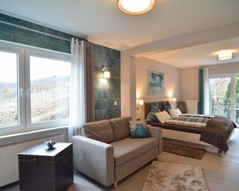 Hotel Restaurant Weingut Kapellenhof - Klotten - Wohnzimmer