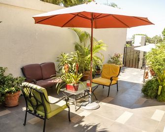 Allamanda Hotel - Pétionville - Patio