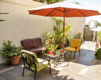 Allamanda Hotel - Pétionville - Patio