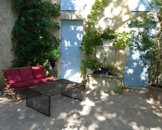 Mas du Puits d'Amour - Orange - Patio