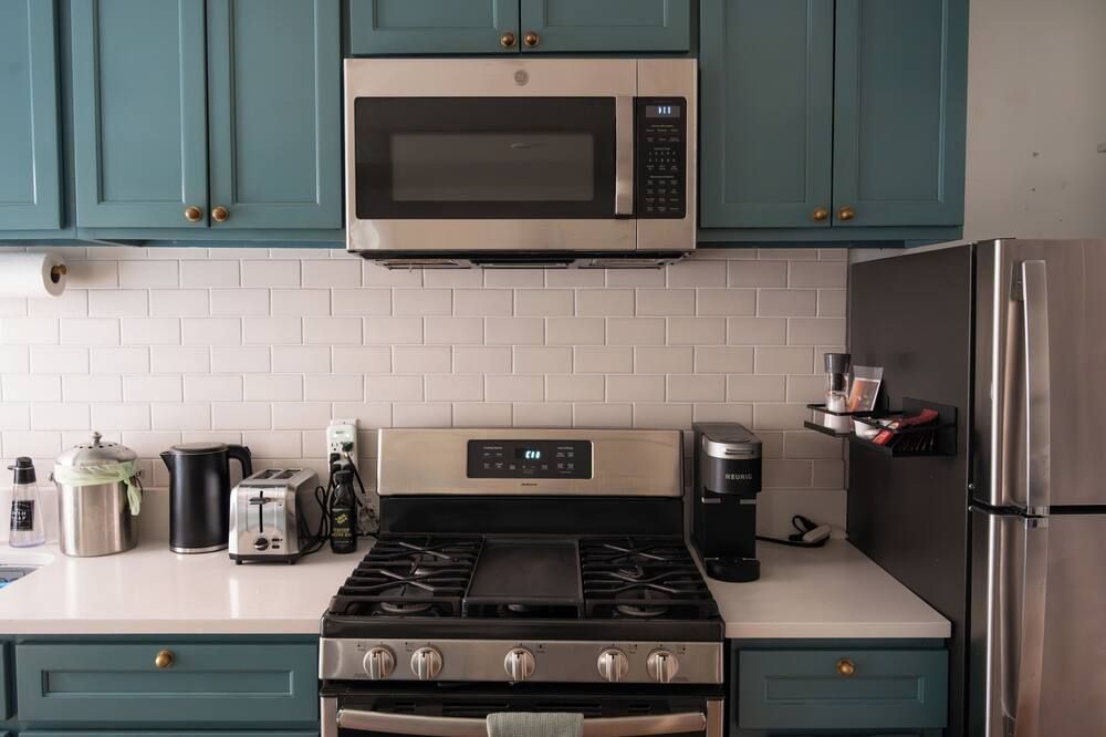 Private 2-bedroom, 1-bath apartment just 2 blocks from the beach! - סן פרנסיסקו - מטבח