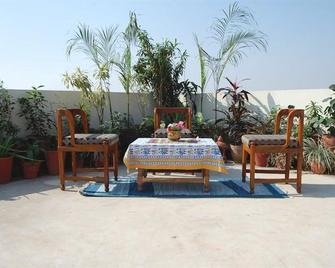 Janpath Guest House, Jaipur - Jaipur - Patio