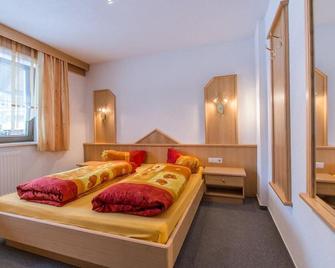 Haus Dorfschmied - Flirsch - Schlafzimmer