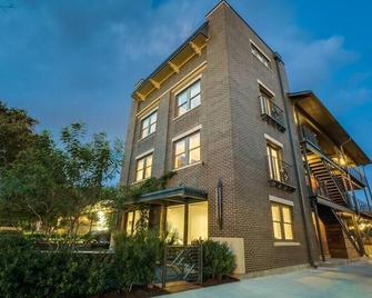 Bishop Arts Hotel Studio 1 - Dallas - Building